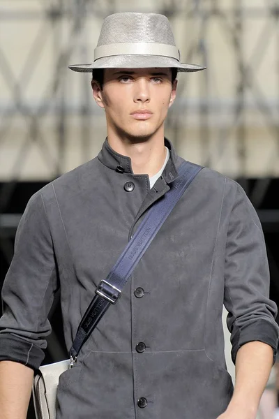 Look 7